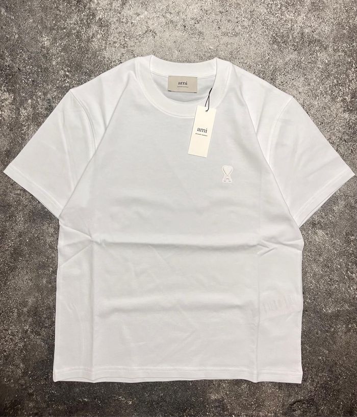 T-shirt blanc ami de cœur en coton biologique.
