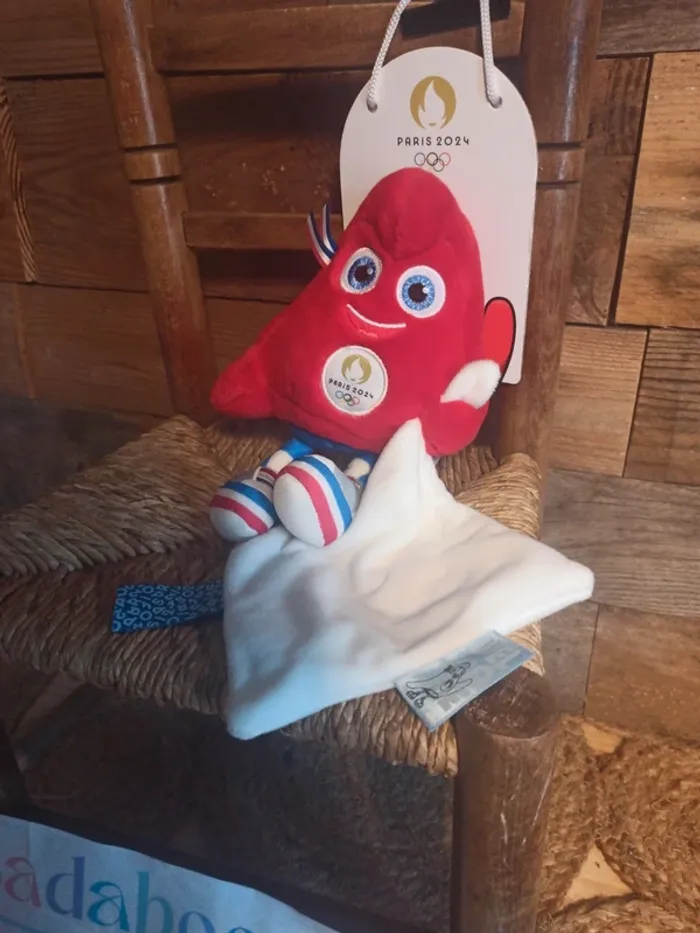 Doudou mascotte Paris 2024 neuf - photo numéro 3