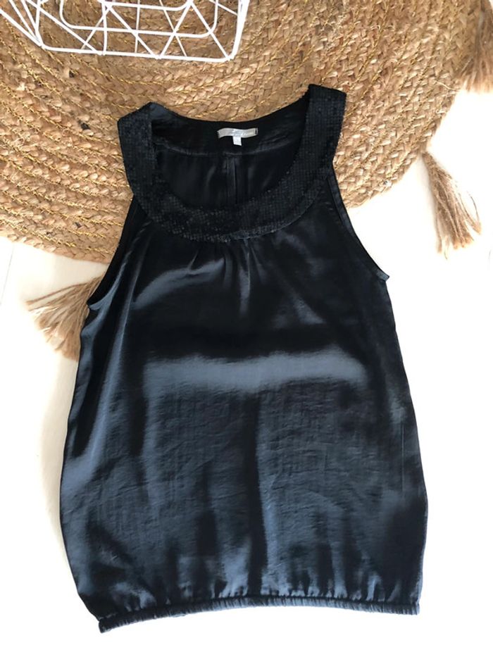 Débardeur noir avec strass au col