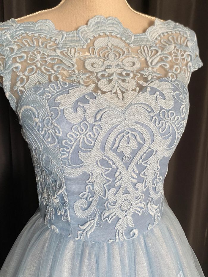 Robe de cérémonie Chichi London - photo numéro 4