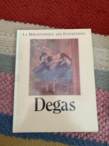 La bibliothèque des expositions Degas
