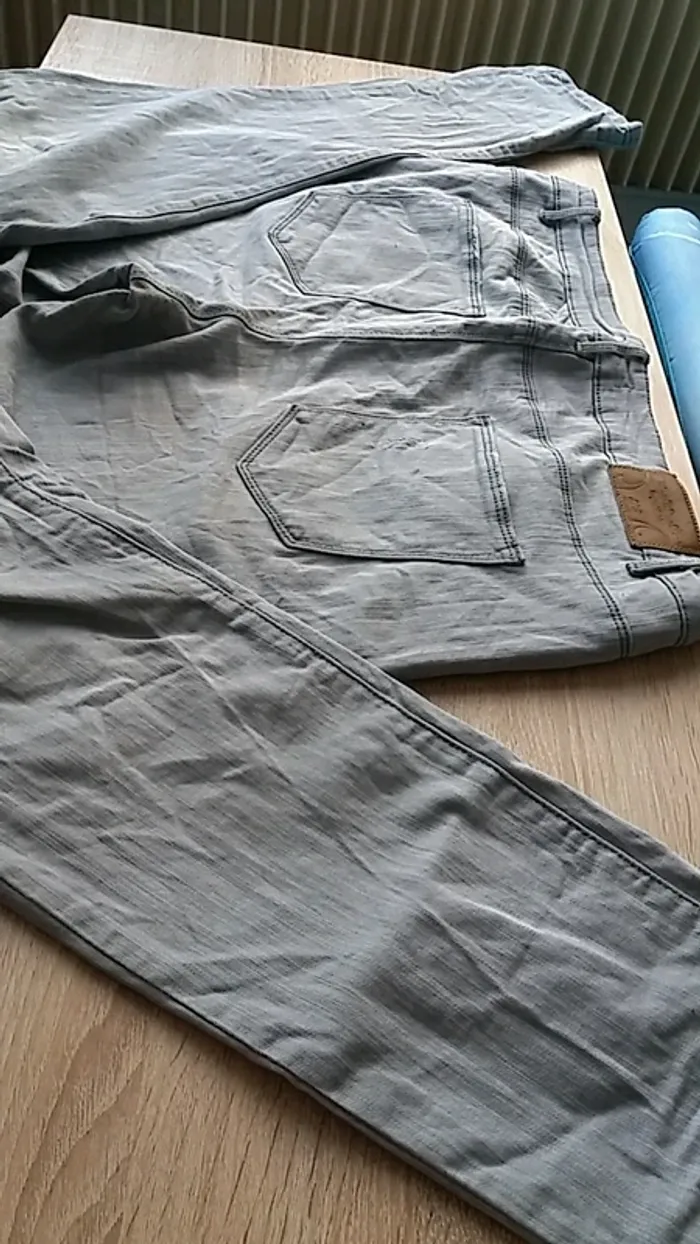 Jean taille 48 - photo numéro 4