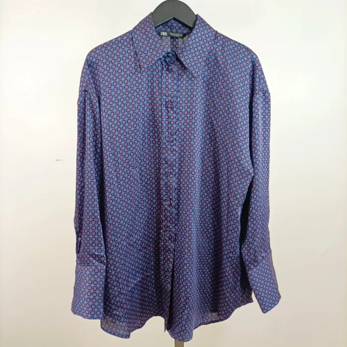 Chemise fluide imprimée géométrique violette mauve Zara – Taille S A781