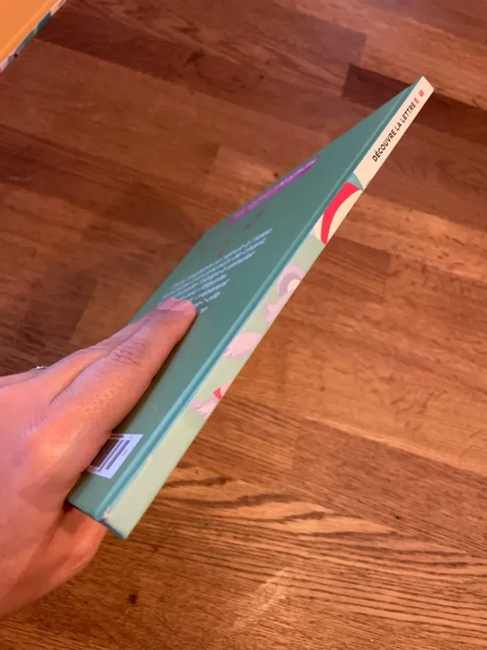 Livre à lire Mon premier Abécédaire Découvre la lettre E avec l’éléphante Émilie - photo numéro 2