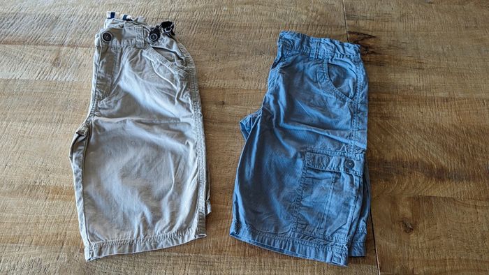 Lot de 2 shorts beige et bleu + bretelles amovibles