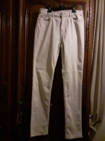 Jean slim fit beige taille 38 en parfait état