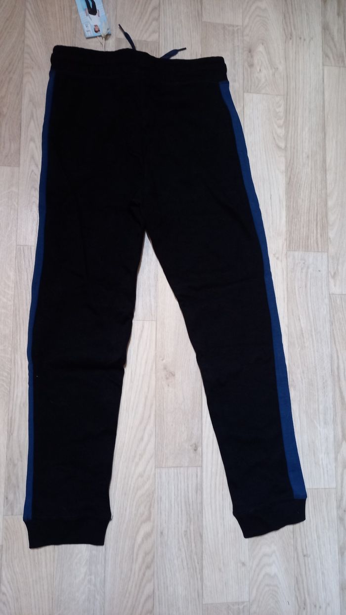Pantalon de jogging neuf - photo numéro 6