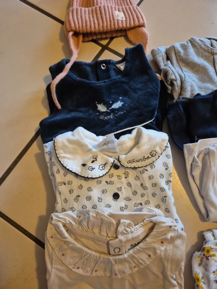 Lot vêtements 3 mois fille - photo numéro 3