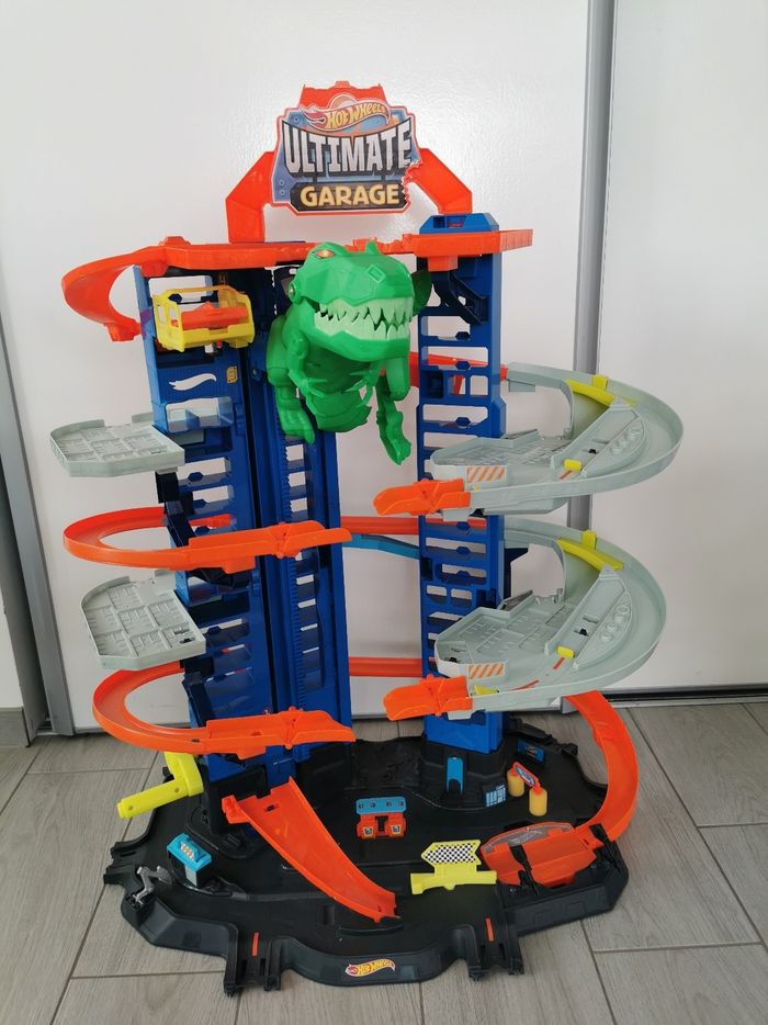 Hot Wheels City Ultimate Mega Garage Dinosaure