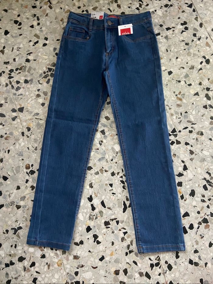 Jean neuf  Tissaia  10 ans