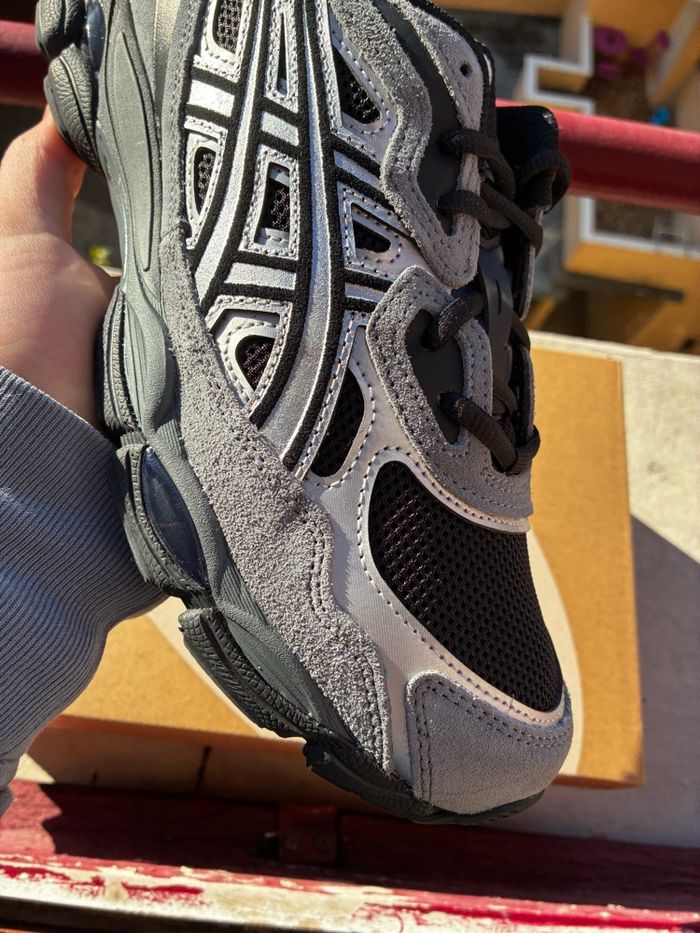 Asics Gel-NYC Black/Black - Taille 44 - Neuves - photo numéro 5