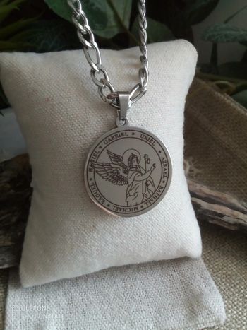 Collier médaillon de protection archanges