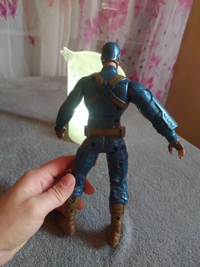 Figurine Captain America - photo numéro 3