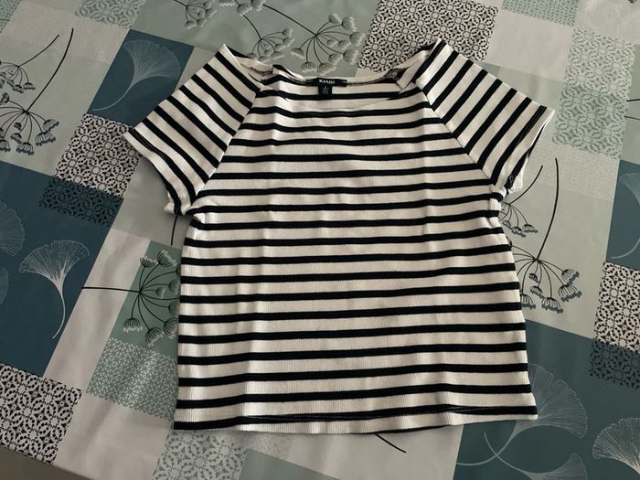 Lot 1 débardeur noir et 1 teeshirt type marinière 14ans - photo numéro 4