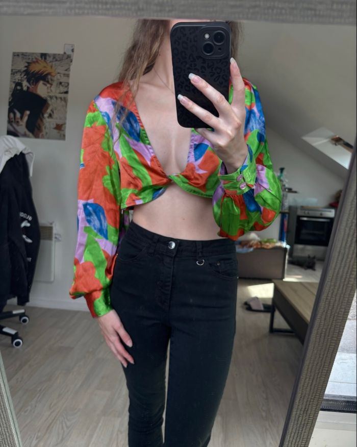Blouse satiné manches longues multicolore boohoo neuf sans étiquette - photo numéro 3