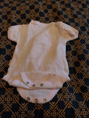 Lot  4 bodies filles naissance 1 mois