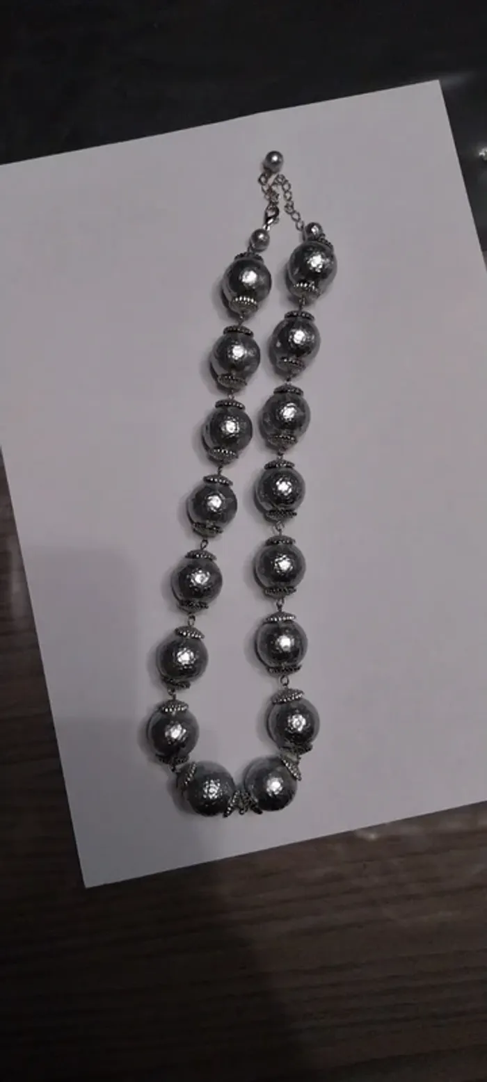 Collier fantaisie argenté neuf