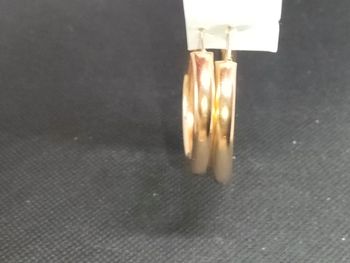 Boucle d'oreille anneaux doré fermé