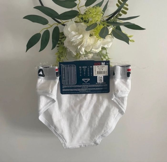 🌸Culotte Fila blanche taille M neuve avec etiquette🌸 - photo numéro 2