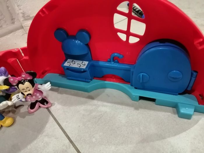Maison de mickey plus personnages - photo numéro 7