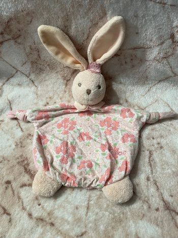 Doudou plat lapin beige rose fleurs Lilirose Kaloo
