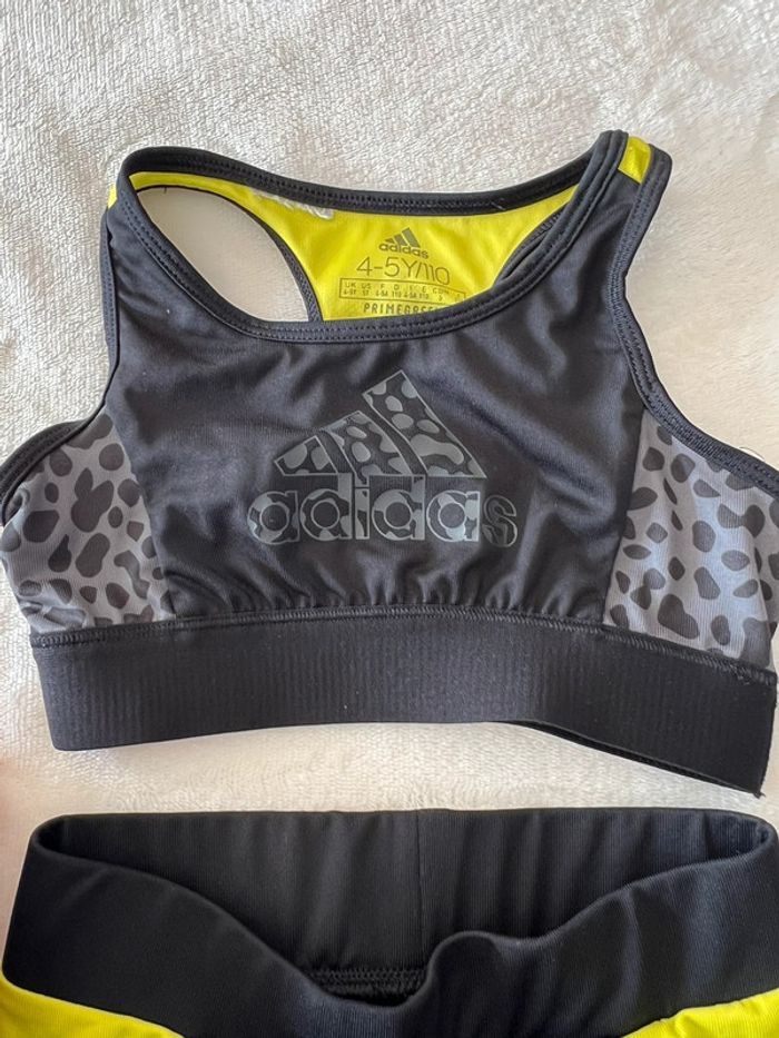 Ensemble sport Adidas 4-5 ans - photo numéro 2