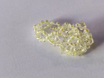 Bague fine fleurs perles