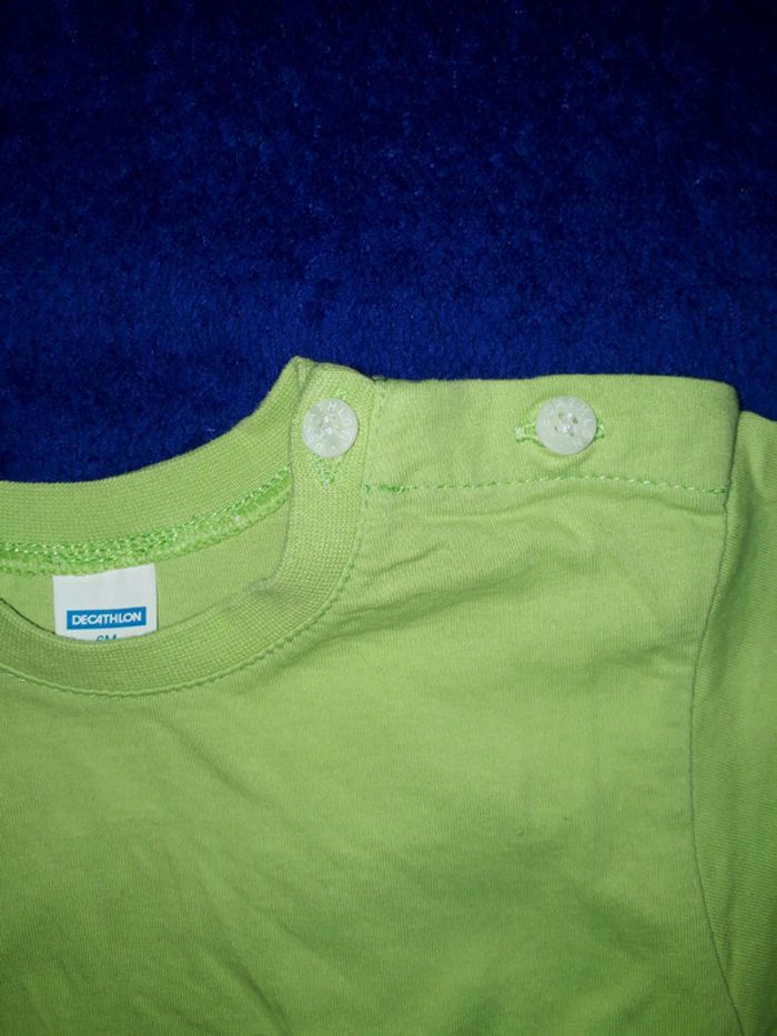 2 t shirts 6 mois - photo numéro 3