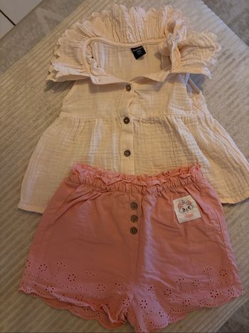 Ensemble, blouse et short, marque Kiabi.