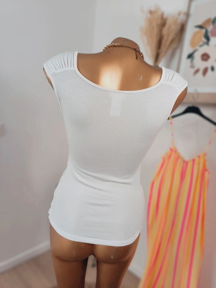 Magnifique Haut Blanc Arianne – Élégance et Confort Réunis ! - photo numéro 3
