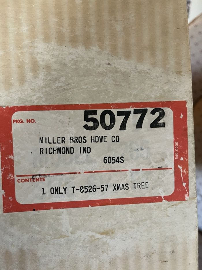 Sapin de Noël en aluminium 1,83 m, 53 branches, style moderne du milieu du siècle (T-8526-57), idéal pour les 50-60 ans et plus. - photo numéro 3