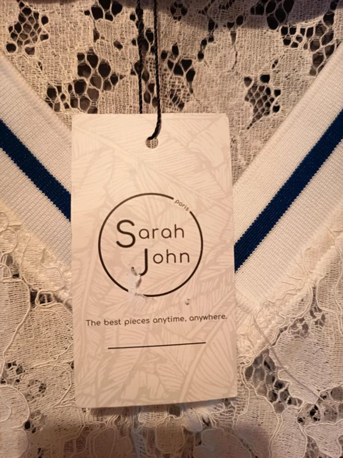 Tunique dentelle coton avec col V .marque Sarah john. - photo numéro 3