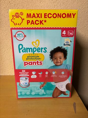 82 couches Pampers Pants Premium taille 4