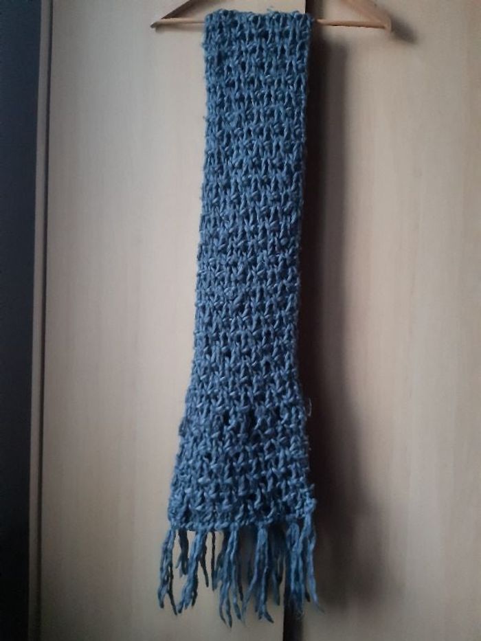 Écharpe gris foncé