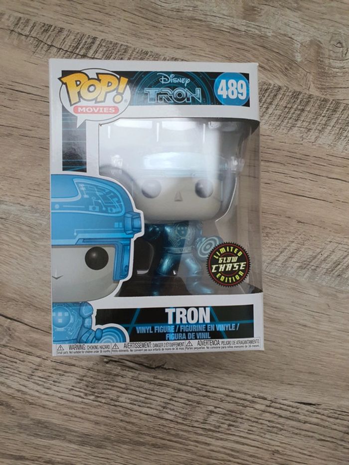 Funko pop tron #489 version chase GITD