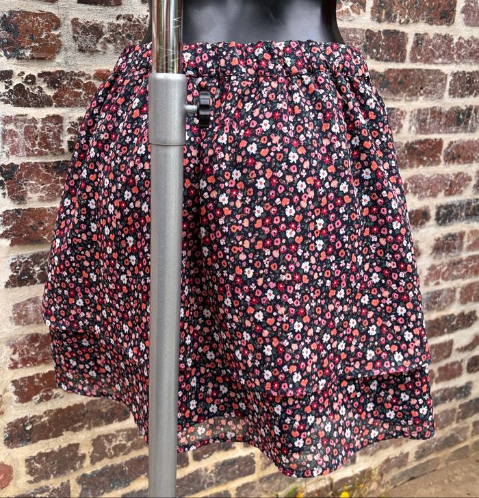💐Jupe courte fluide à imprimé fleuri T36 • Kiabi - photo numéro 4