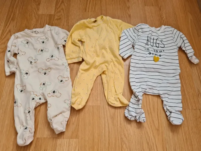 Pyjamas fin 1 mois