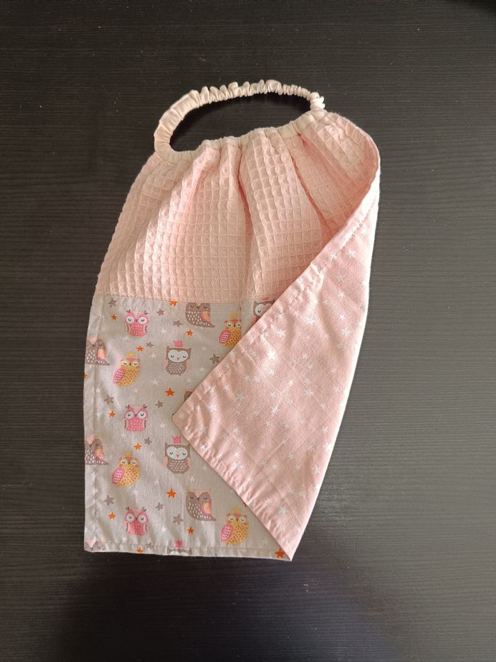 Serviette de table élastiquée, forme bavoir , fille , pour cantine école maternelle - photo numéro 2