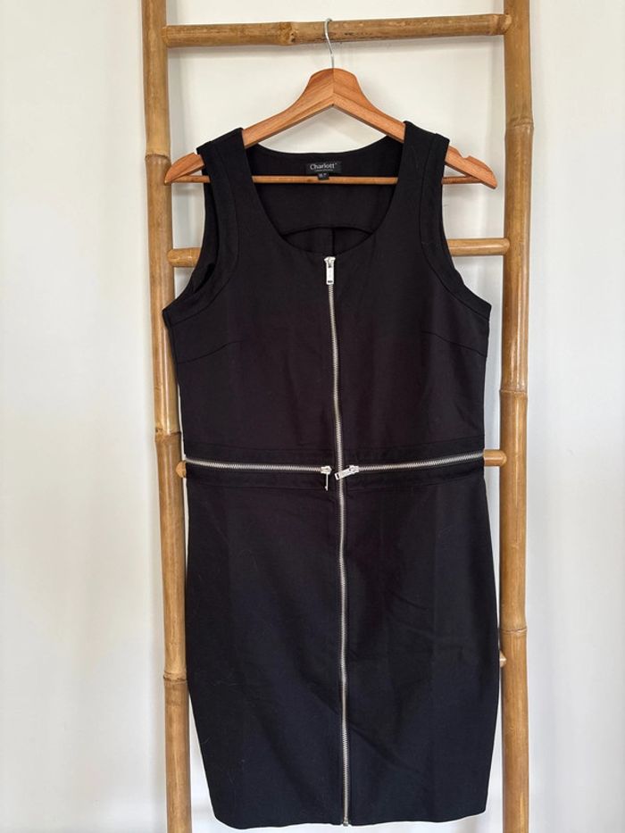 Robe noire fermetures éclair