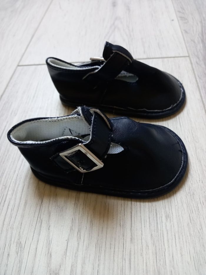 Chaussures bébé 3/6 mois pointure 17 - photo numéro 2