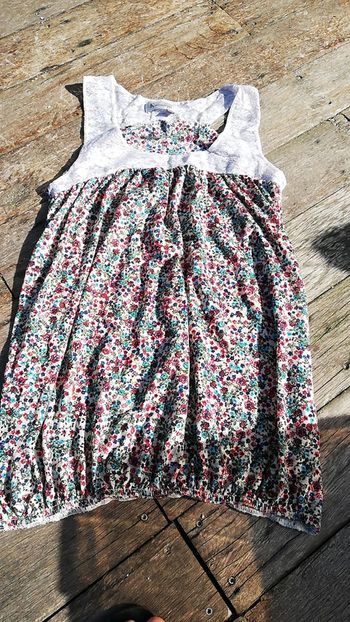 Blouse fleur et dentelle