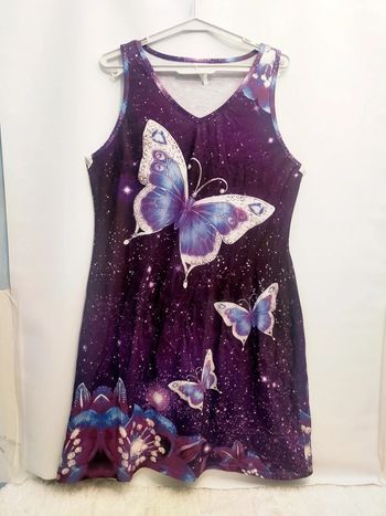 Robe d’été sans manches violette à motif papillon – Taille L – Neuve