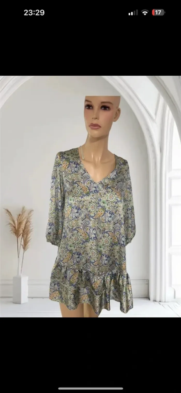 Robe Zara Neuf Taille XS - Motif Paisley Floral, Élégante et Chic