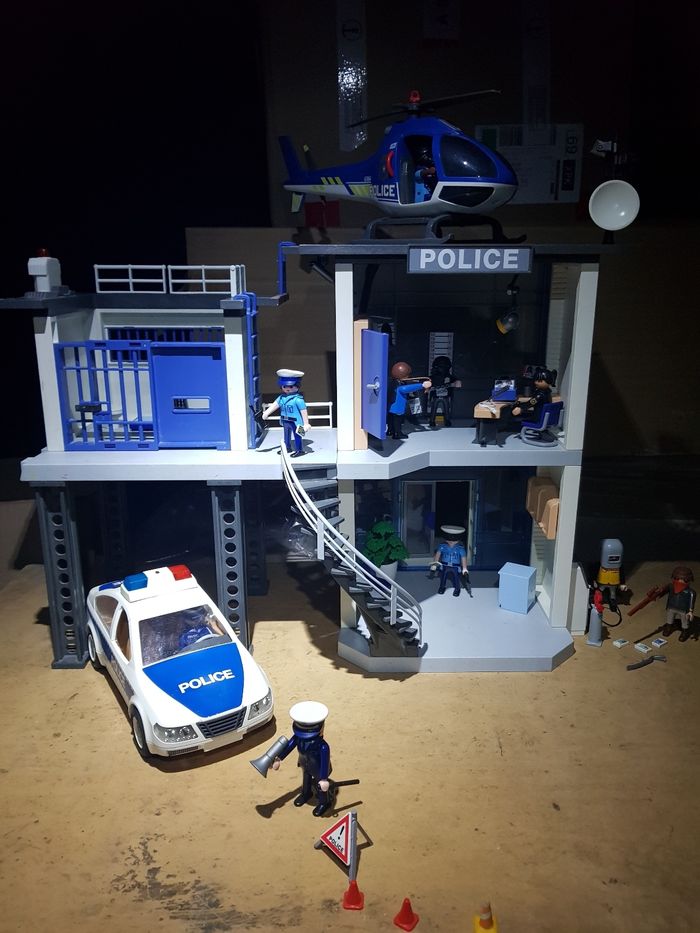 Commissariat police playmobil