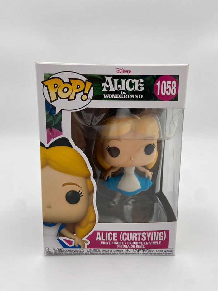 Funko Pop! Disney Alice in Wonderland - Alice (Curtsying) #1058