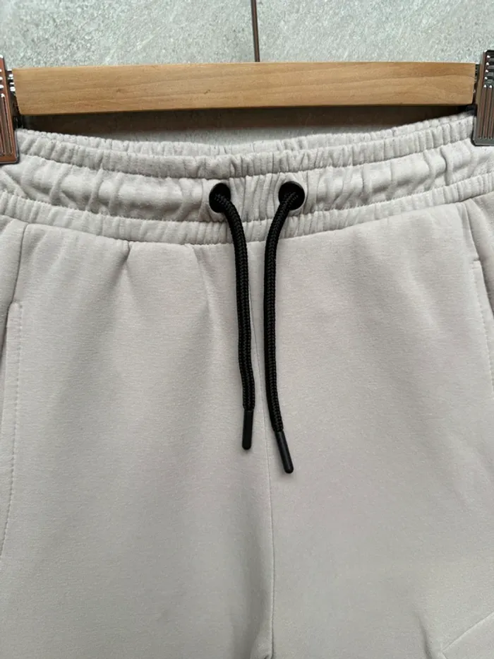 Jogging Kiabi beige taille XXS - 12 ans - photo numéro 2