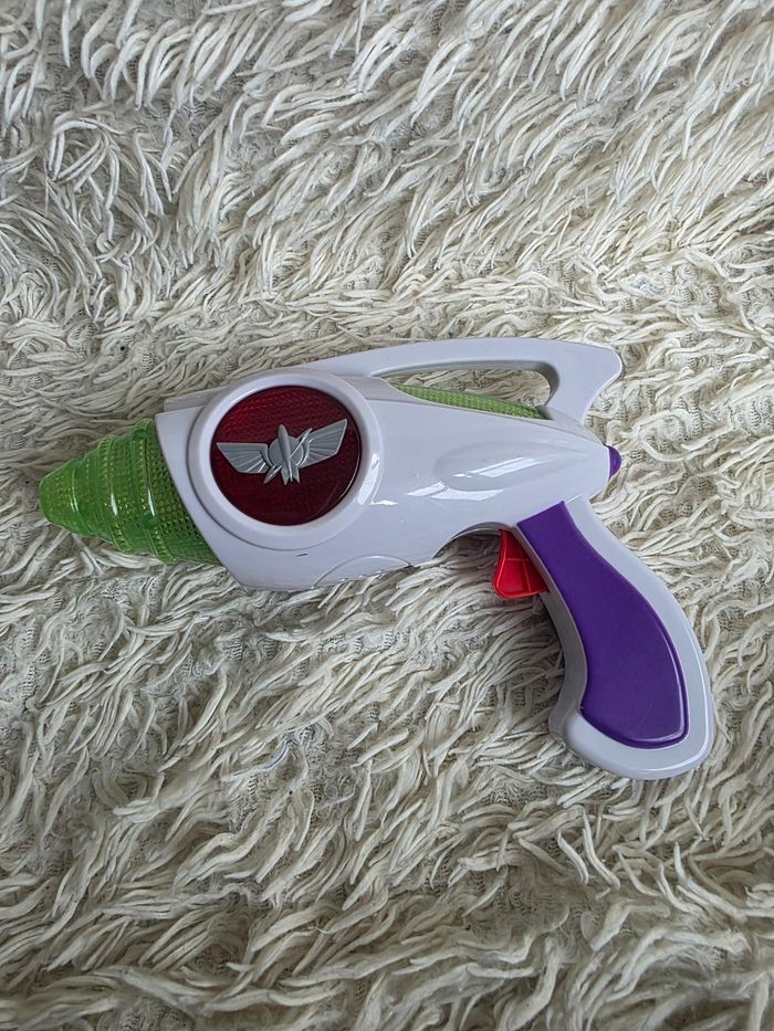 Accessoire pistolet buzz l'éclair dans toy story disneyland paris - photo numéro 2