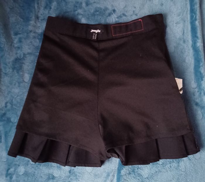 Jupe noire plissée - photo numéro 5