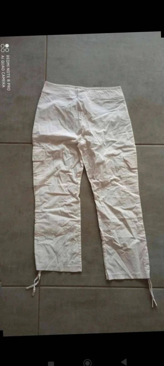 Pantalon blanc cordon léger taille 38
Longueur 84 cm - photo numéro 5