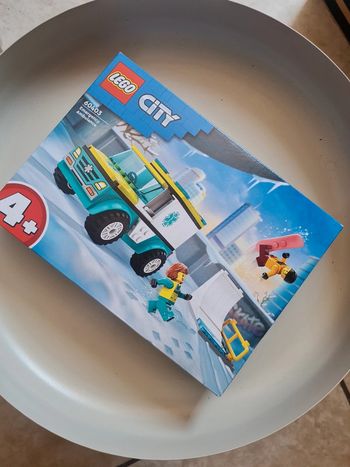 Lego city 60403 - ambulance de secours -neuf